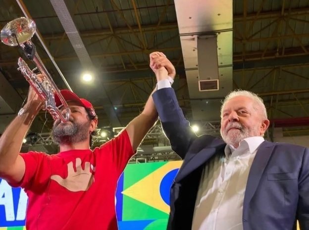 Lula exalta o soar militante do trompete de Fabiano